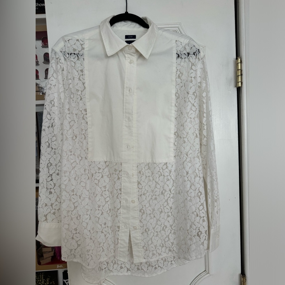 Gap lace button down never worn size M
